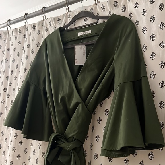 Alexis Kiera Poplin Wrap Top. Olive/Army. Size Large. Intermix - Picture 2 of 13